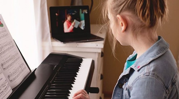 Онлайн уроки игры на фортепиано